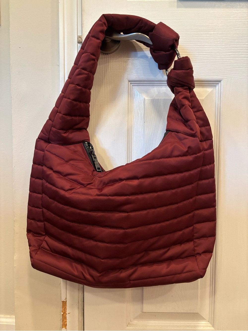 THINK ROYLN Quilted shoulder bag dark red with gunmetal hardware